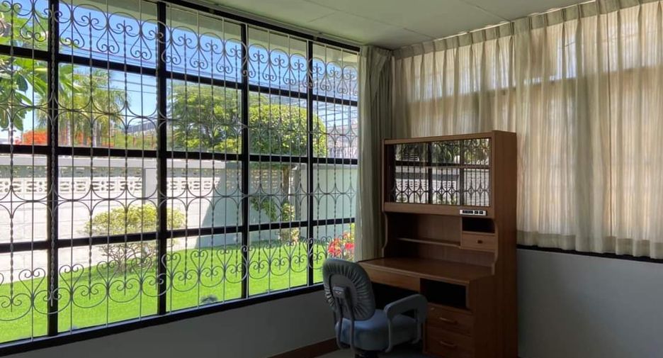 For rent 4 ベッドルーム house in Bang Na, Bangkok
