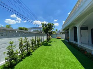 For rent 4 ベッドルーム house in Bang Na, Bangkok