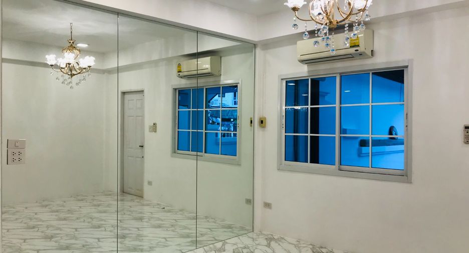 For sale 2 bedrooms townhouse in Sai Mai, Bangkok