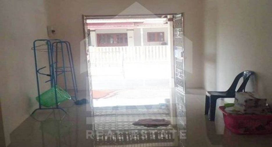 For sale 2 bed townhouse in Phunphin, Surat Thani