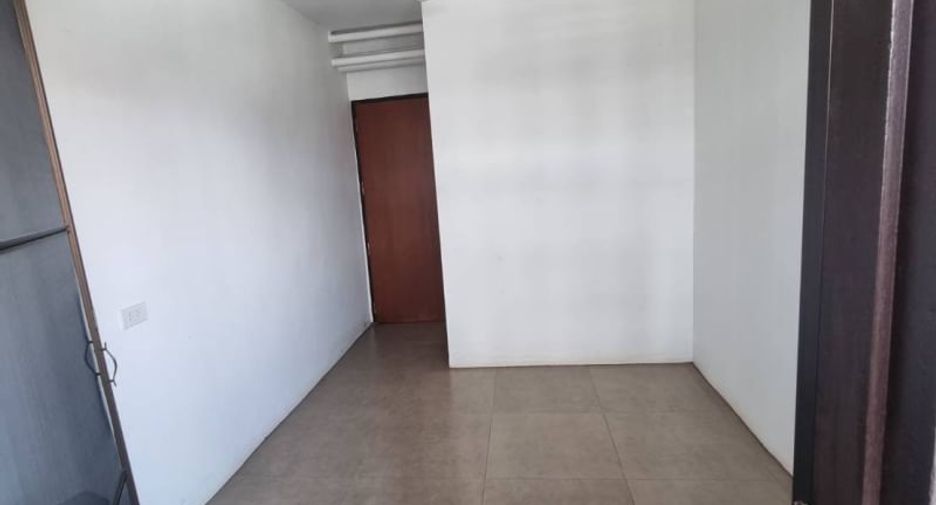 Condo en alquiler de 3 habitaciones en Khlong Toei, Bangkok