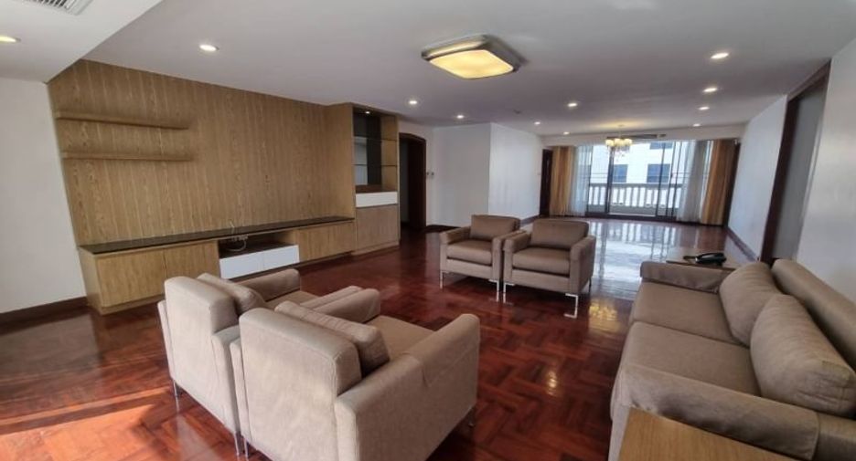 Condo en alquiler de 3 habitaciones en Khlong Toei, Bangkok