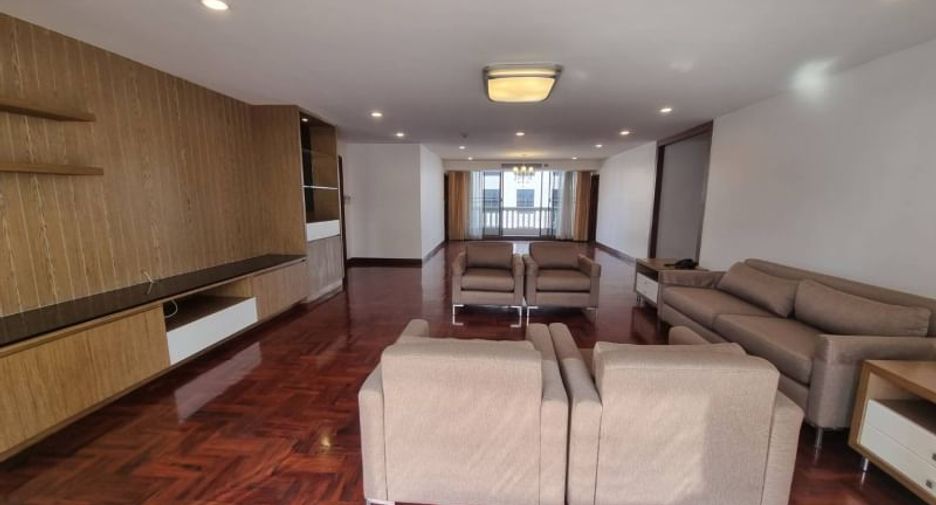 Condo en alquiler de 3 habitaciones en Khlong Toei, Bangkok