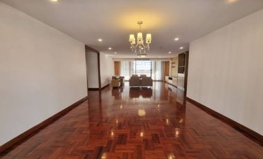Condo en alquiler de 3 habitaciones en Khlong Toei, Bangkok