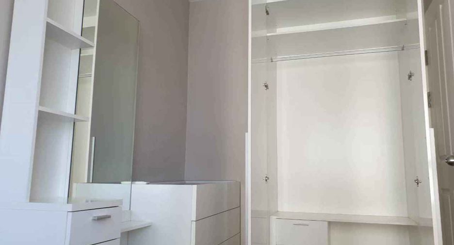 For rent and for sale 2 bedrooms condo in Huai Khwang, Bangkok