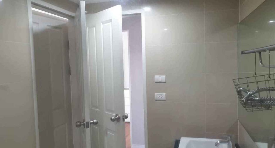 For rent and for sale 2 bedrooms condo in Huai Khwang, Bangkok
