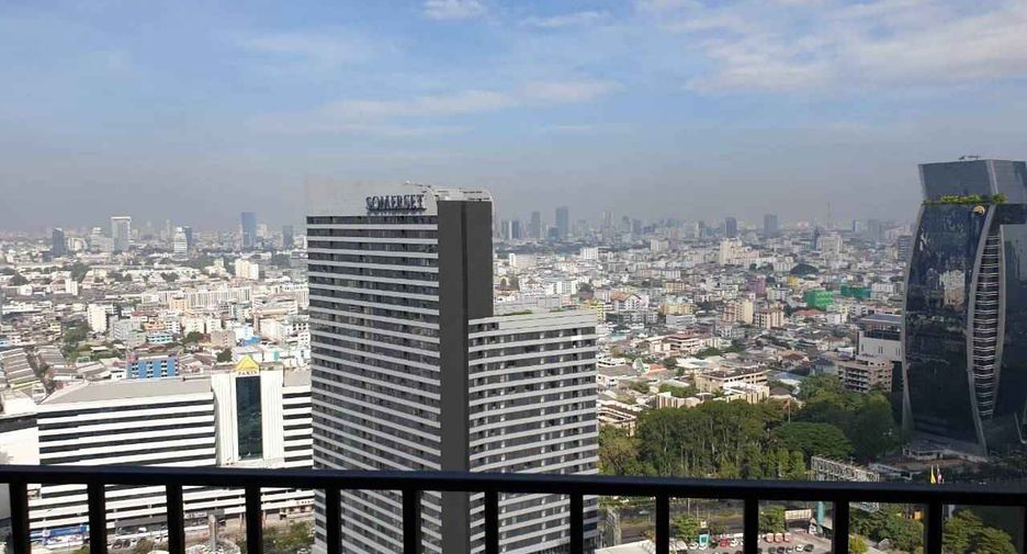 For rent and for sale 2 bedrooms condo in Huai Khwang, Bangkok