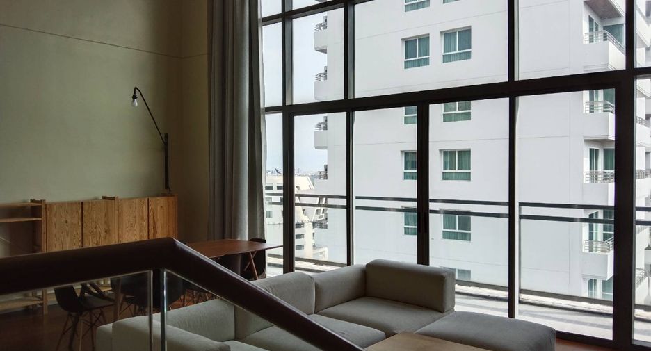 For rent 3 bedrooms condo in Khlong Toei, Bangkok