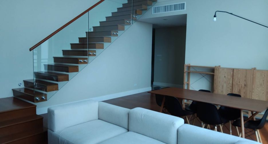 For rent 3 bedrooms condo in Khlong Toei, Bangkok