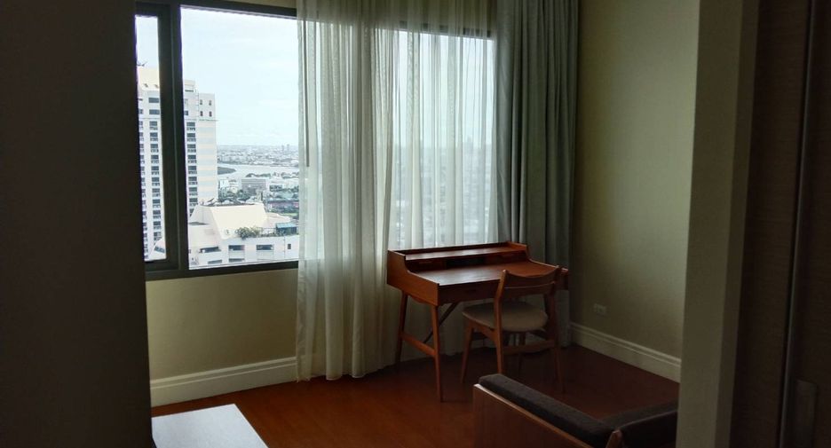 For rent 3 bedrooms condo in Khlong Toei, Bangkok