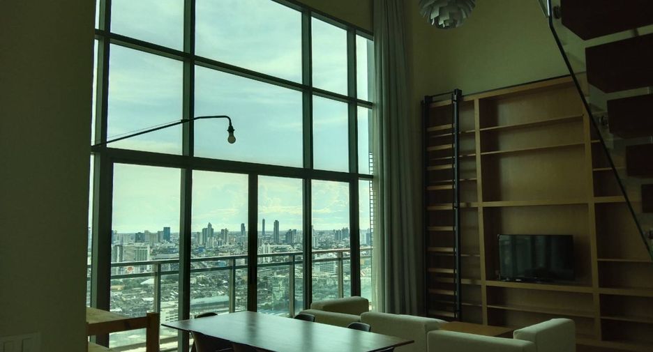 For rent 3 bedrooms condo in Khlong Toei, Bangkok