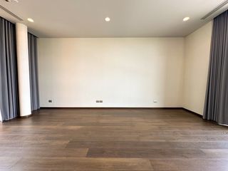 For sale 4 Beds house in Huai Khwang, Bangkok