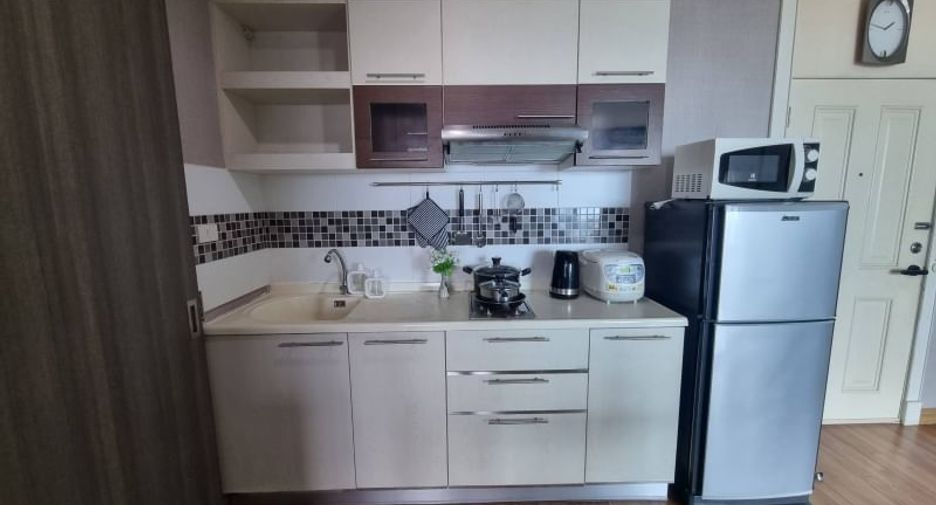 For sale 1 bed condo in Si Racha, Chonburi