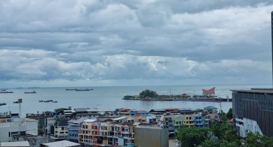 For sale 1 bed condo in Si Racha, Chonburi
