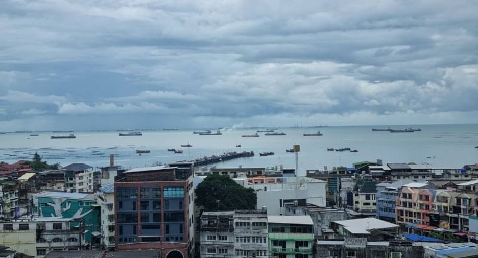 For sale 1 bed condo in Si Racha, Chonburi