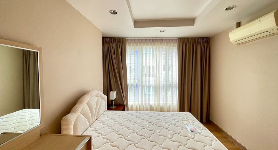 For sale 4 bedrooms condo in Watthana, Bangkok