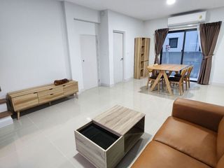 For rent 3 bedrooms townhouse in Bang Phli, Samut Prakan