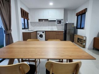 For rent 3 bedrooms townhouse in Bang Phli, Samut Prakan