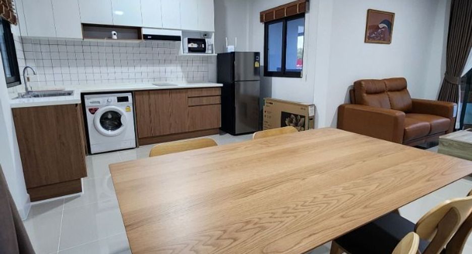 For rent 3 bedrooms townhouse in Bang Phli, Samut Prakan