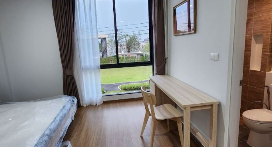 For rent 3 bedrooms townhouse in Bang Phli, Samut Prakan