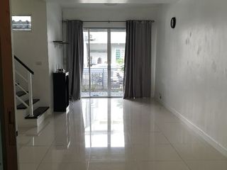 For rent 3 bed townhouse in Mueang Samut Prakan, Samut Prakan