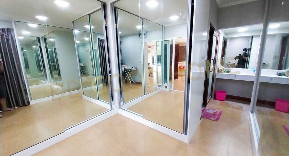 For sale 3 bedrooms house in Phasi Charoen, Bangkok