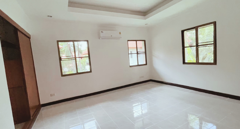 Haus zur Miete mit 4 Zimmer in Pak Kret, Nonthaburi