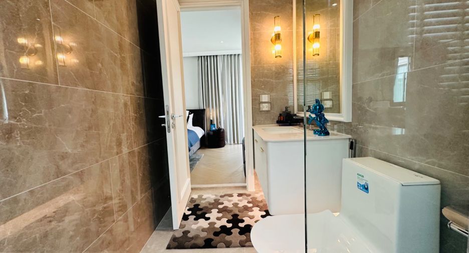 For sale 4 bedrooms house in Watthana, Bangkok