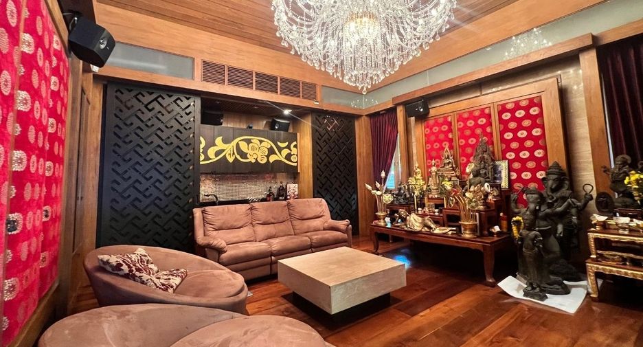 For sale 5 bedrooms house in Bueng Kum, Bangkok