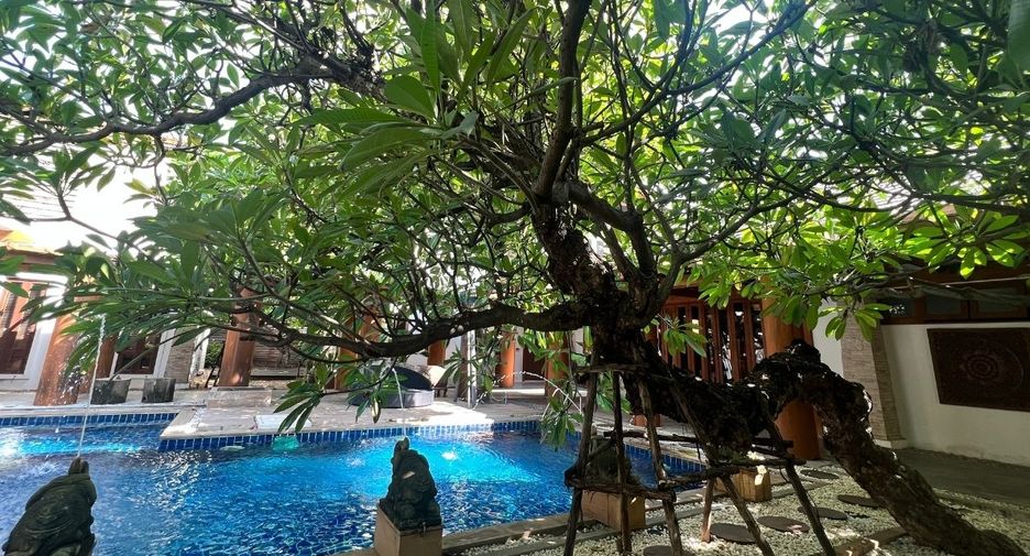 For sale 5 bedrooms house in Bueng Kum, Bangkok