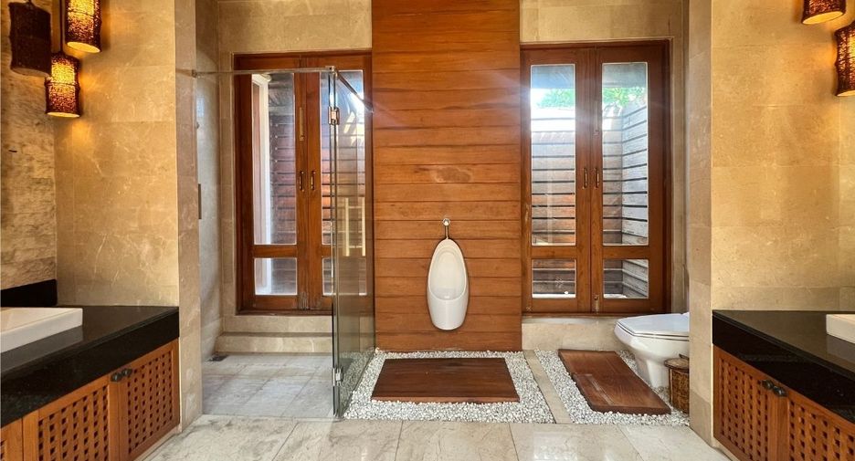 For sale 5 bedrooms house in Bueng Kum, Bangkok