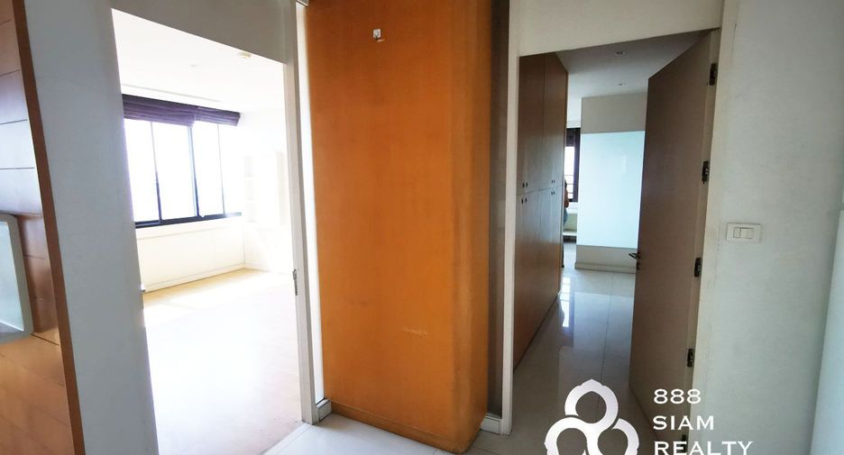 For sale 2 bedrooms condo in Yan Nawa, Bangkok