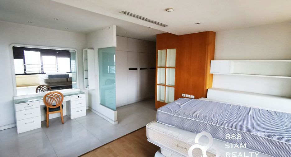 For sale 2 bedrooms condo in Yan Nawa, Bangkok