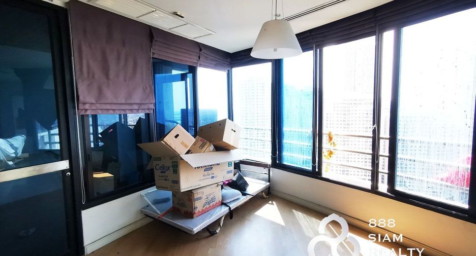 For sale 2 bedrooms condo in Yan Nawa, Bangkok