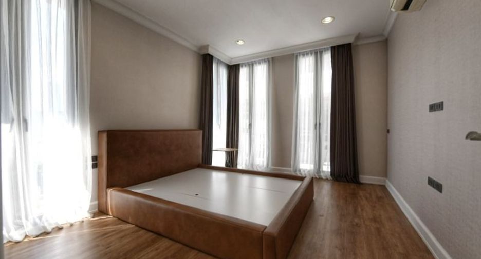 For sale 3 bedrooms house in Watthana, Bangkok