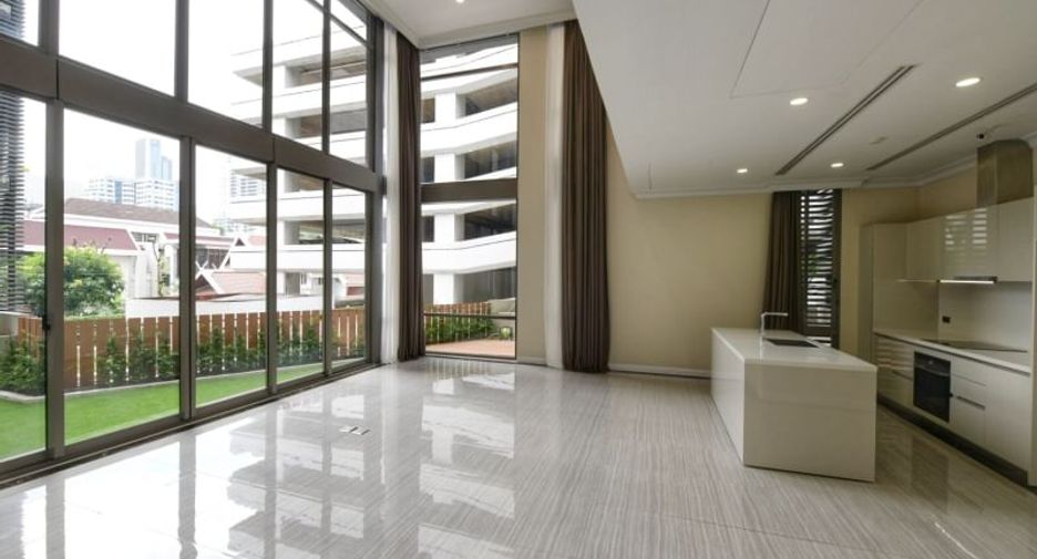For sale 3 bedrooms house in Watthana, Bangkok