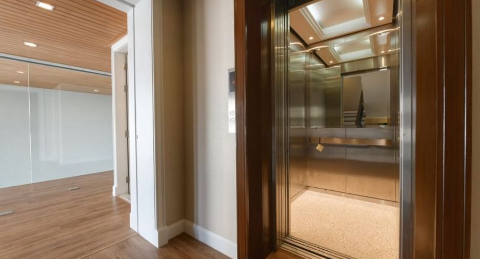 For sale 3 bedrooms house in Watthana, Bangkok