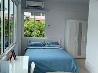 For rent 2 bed house in Thon Buri, Bangkok