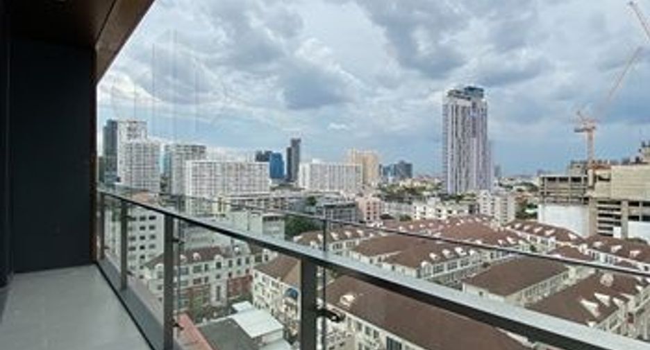 À louer 3 chambres condo à Pathum Wan, Bangkok