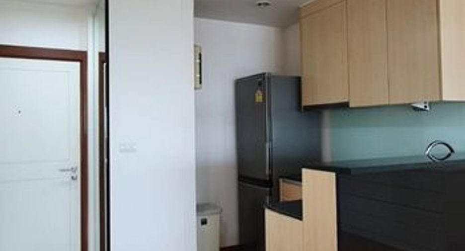 À louer 3 chambres condo à Pathum Wan, Bangkok