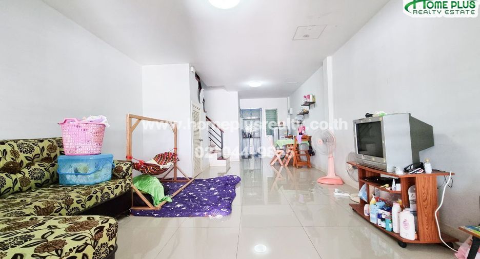 出售 2 卧室 联排别墅 在 Phan Thong, Chon Buri