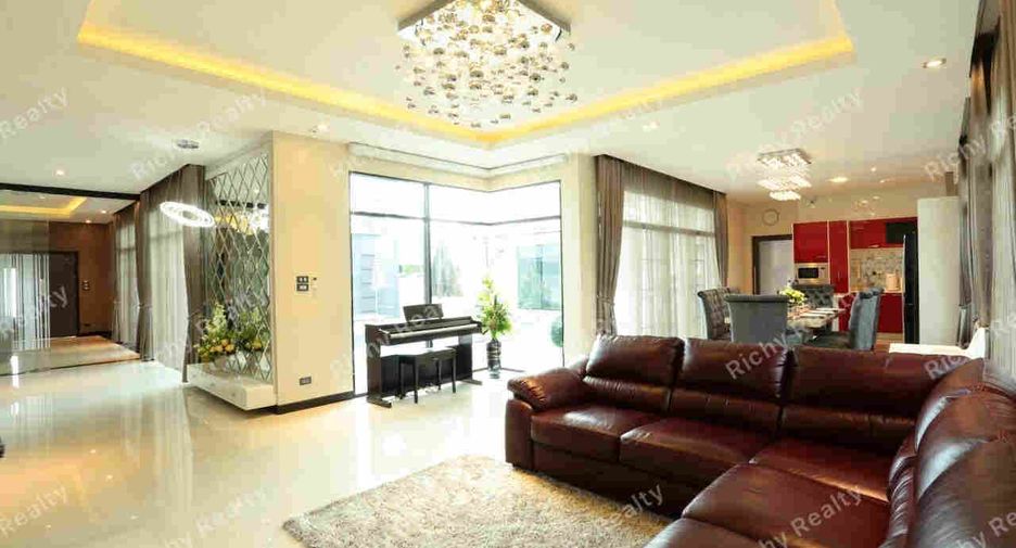 À vendre 4 chambres villa à San Sai, Chiang Mai