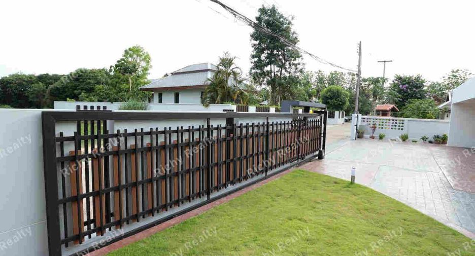 À vendre 4 chambres villa à San Sai, Chiang Mai