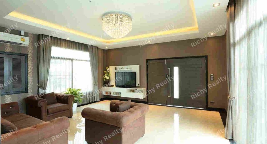 À vendre 4 chambres villa à San Sai, Chiang Mai