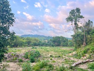 Terreno en venta en Takua Pa, Phang Nga