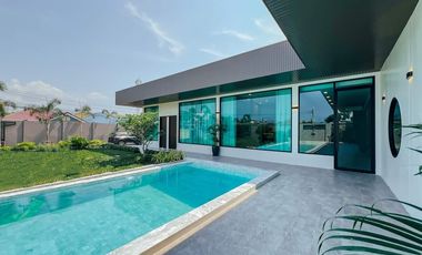 For sale 5 ベッドルーム villa in Bang Lamung, Chonburi