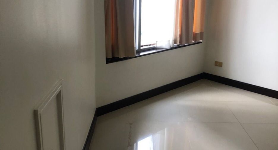 For sale 3 bedrooms condo in Pathum Wan, Bangkok
