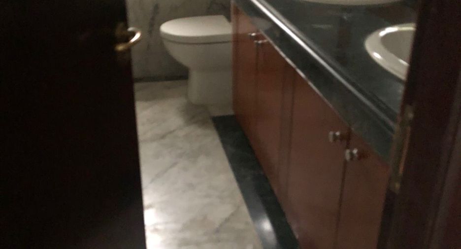 For sale 3 bedrooms condo in Pathum Wan, Bangkok