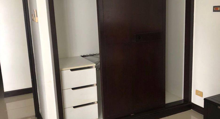 For sale 3 bedrooms condo in Pathum Wan, Bangkok