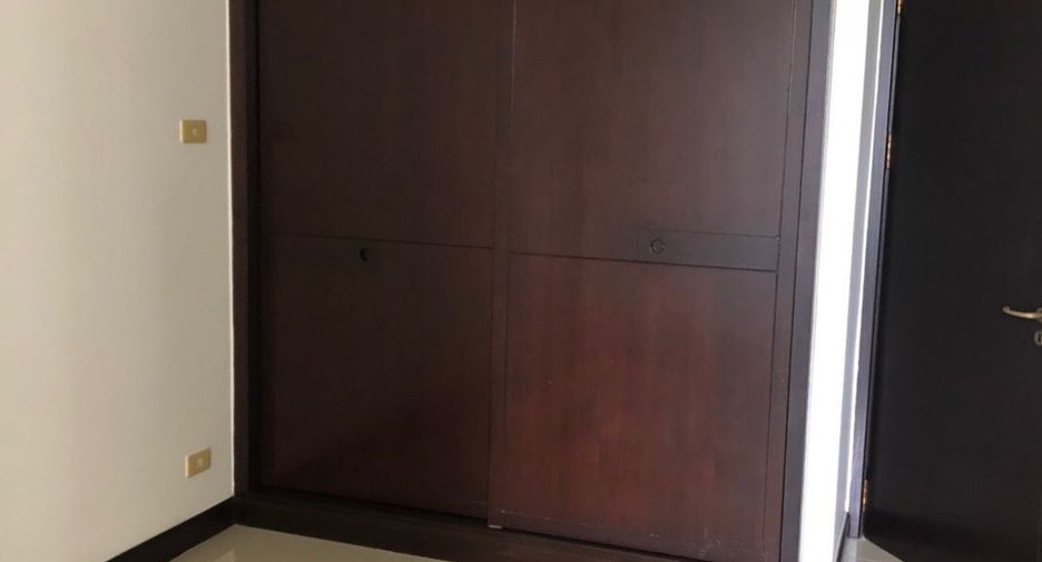 For sale 3 bedrooms condo in Pathum Wan, Bangkok